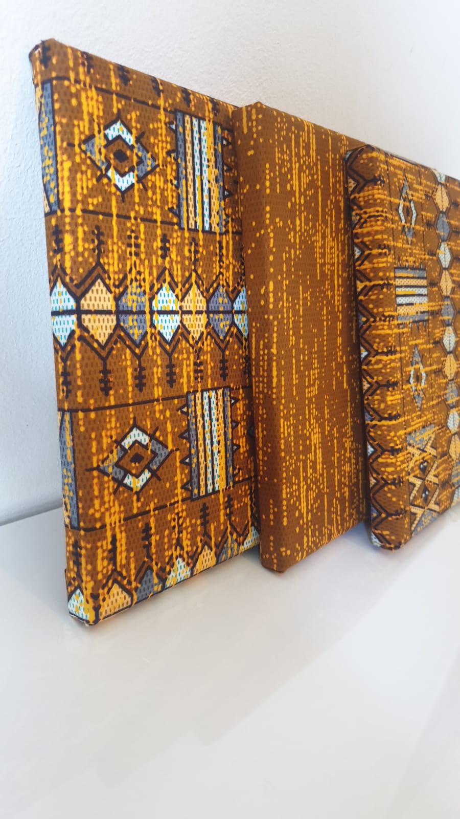 Ensemble de 3 tableaux en Wax